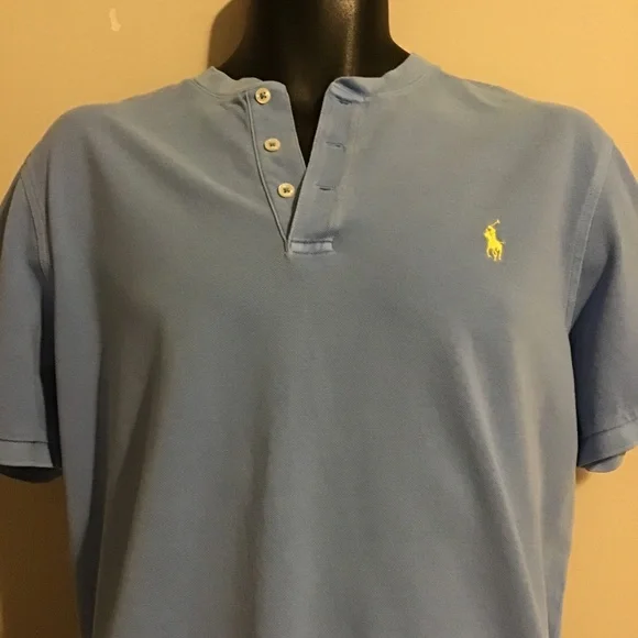 🔥🔥DISTRESSED POLO SHIRT SIZE LARGE, GREAT CONDITION - Picture 1 of 1